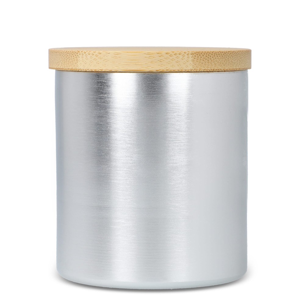 Bhakti-Duftkerze auf pflanzlicher Basis in recyceltem Aluminiumgefäß Bhakti-Duftkerze auf pflanzlicher Basis in recyceltem Aluminiumgefäß