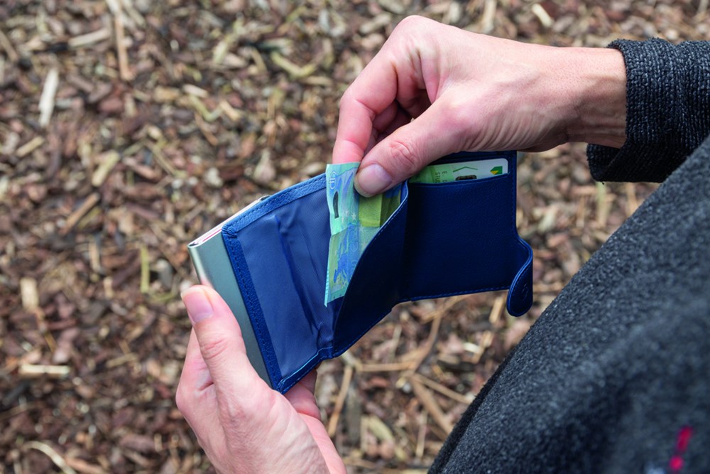 C-Secure RFID Kartenhalter und Geldbörse C-Secure RFID Kartenhalter und Geldbörse