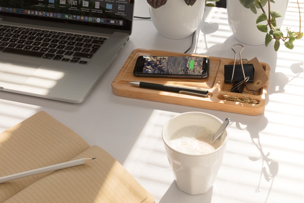 Bambus Schreibtisch-Organizer mit 5W Wireless Charger Bambus Schreibtisch-Organizer mit 5W Wireless Charger